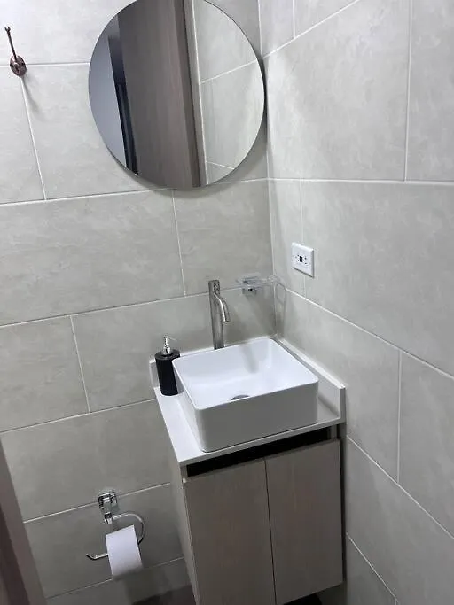 Espacioso Apartamento Con Piscina En Laureles 201 Medellin Apartment