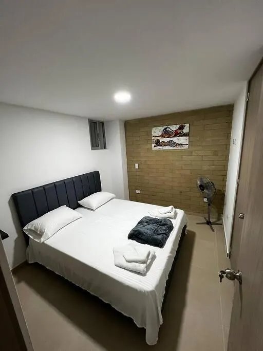 Espacioso Apartamento Con Piscina En Laureles 201 Medellin