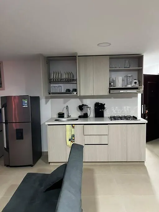 Espacioso Apartamento Con Piscina En Laureles 201 Medellin 0*,  Colombia