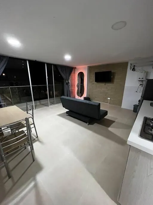 Espacioso Apartamento Con Piscina En Laureles 201 Medellin